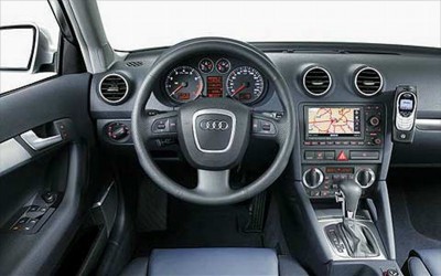 112_0410_hot_drives_2005_audi_a3_04z+2005_audi_a3+front_interior_view.jpg