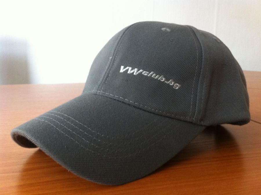 Сива шапка с бродерия VWclub.bg